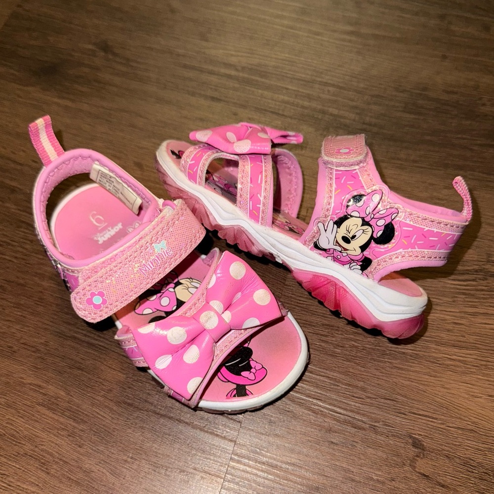 Minnie Mouse Sandals (6)